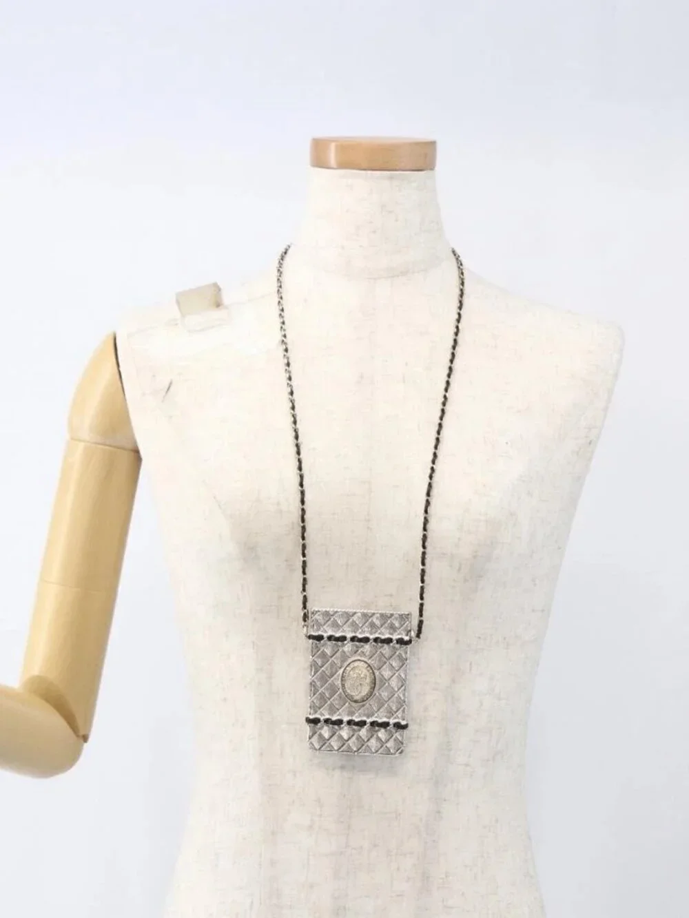 CHANEL Chain Neck Card Case metal Silver tone CC Auth 164711SM